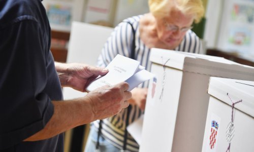 Objavljeno kako se može glasati s plavom potvrdom