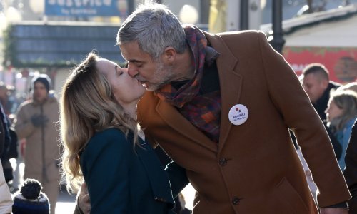 Ljubav na špici: Marija Selak Raspudić 'uhvaćena' u romantičnim poljupcima sa suprugom