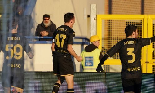 Badelj junak Genoe, Parma slavila u ludoj završnici