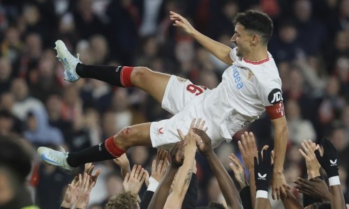 Ikona Seville pred 45.000 navijača u suznih očiju objavila kraj karijere: Nastavio bih, ali...