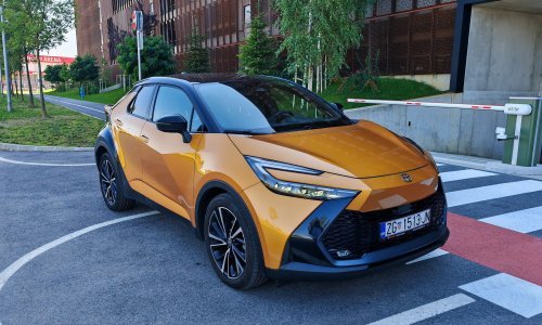 Vozili smo Toyotu C-HR 2.0HEV E-CVT: Moderan sjajno dizajniran samopunjivi hibridni crossover