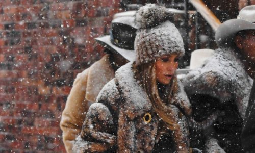 U riskantnom uzorku: Ni snijeg nije spriječio J.Lo u modnoj dominaciji