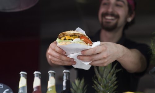 Čujete li glasove u glavi koji vas zovu na hamburger? Ovaj fenomen ima svoje ime, ali i rješenje