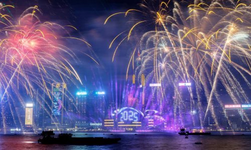 Od Hong Konga do Manile, ljudi širom Azije zakoračili u 2025. godinu