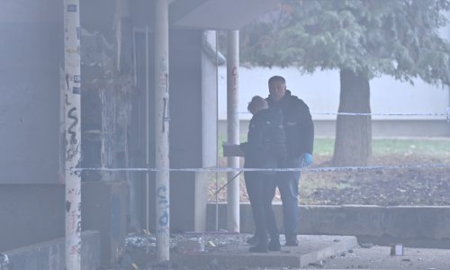 Pirotehnikom demolirana tek obnovljena osnovna škola u Zagrebu