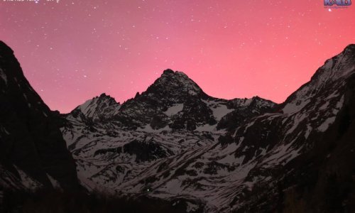 Predivni prizori: Kamere žičare ulovile polarnu svjetlost nad Alpama