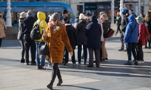 Sunčan, ali hladan vikend, mirnije i na moru. Početkom tjedna napokon promjena