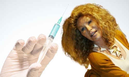 Operacije su je dovele do neprepoznatljivosti: Ovako je 'Žena mačka' izgledala prije njih