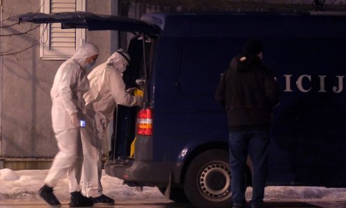 Crnogorci pale svijeće za žrtve masakra na Cetinju