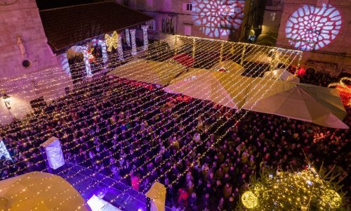 Skandal u Trogiru: Glazbenik nasrtao na žene u publici