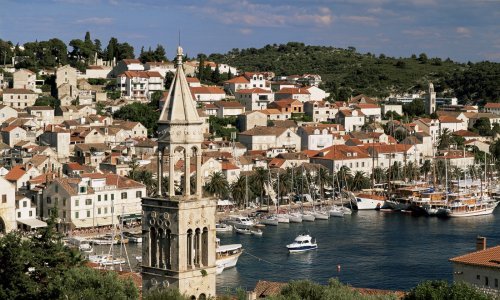 Na Hvaru će se moći zabavljati, ali u tišini: Donesena odluka koja je lani izazvala razdor