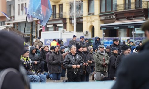 Zagrebačka policija oglasila se oko sukoba molitelja i prosvjednika