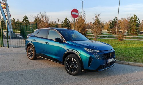 Vozili smo Peugeot E-3008 GT 210 e-EAT s baterijom 73 kWh: Električni fastback SUV dometa do 525 km
