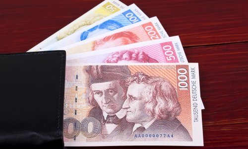 Više od 20 godina je prošlo od odluke, a Nijemci još uvijek mijenjaju marke u eure
