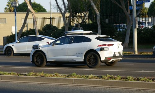 Ostao zarobljen u robotaksiju: 'Je li ovo šala? Zašto ovo vozilo ide u krug?'