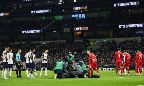 Igrač Tottenhama se srušio na utakmici protiv Liverpoola