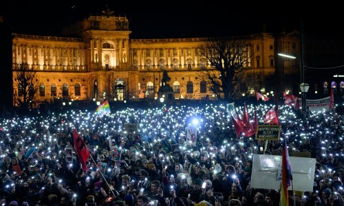 Na tisuće ljudi izišlo na ulice Beča; ne sviđa im se formiranje krajnje desne Vlade