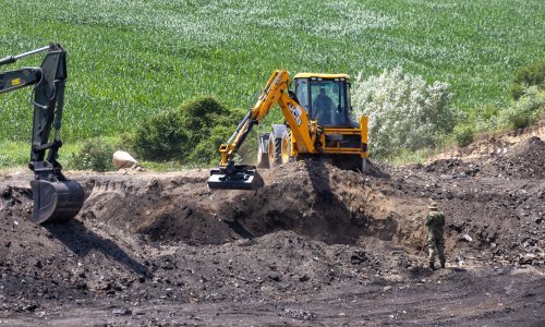 Medved i Turudić o masovnoj grobnici kod Vukovara: Ostaci žrtava možda ispod azbestne piramide