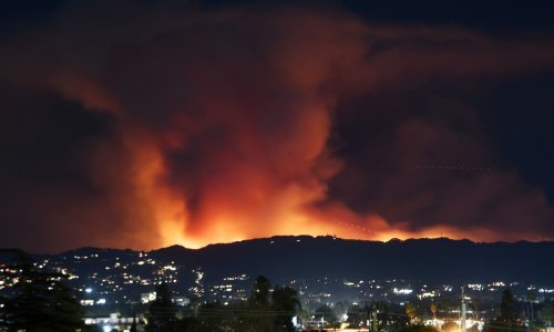 Smanjio se broj aktivnih požara, uhićene 22 osobe, u istragu se uključio i FBI