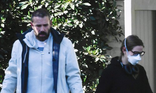 Violet Affleck vrši pritisak na obitelj i ne odustaje od svog nauma