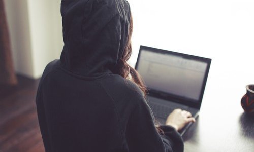 Kad tehnologija postane prijetnja: Ovo su uznemirujuće priče žrtava deepfake tehnologije