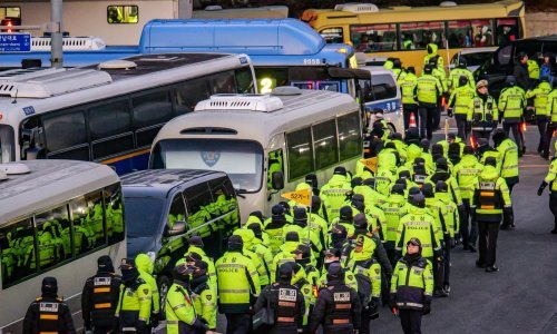 Kaos pred rezidencijom: Zašto se policija toliko namučila uhititi južnokorejskog predsjednika?