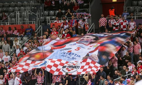 Navijači se zastavom naklonili kapetanu hrvatske reprezentacije