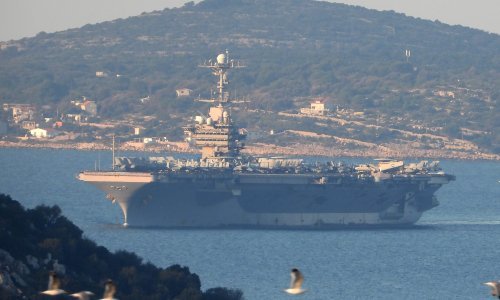 Hutisti tvrde da su raketirali američki nosač aviona, SAD negira napad