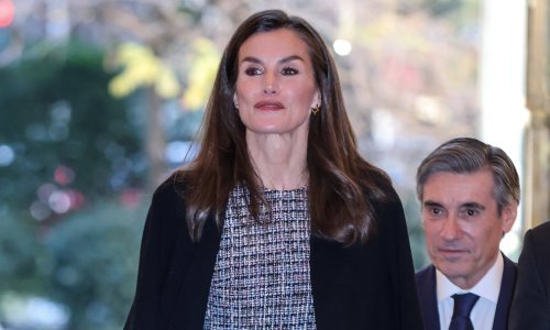 Haljina poput ove nikada ne izlazi iz mode, a ove cipele nosit će i oni koji ne vole štikle