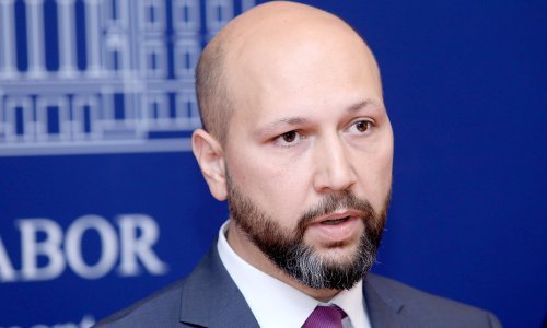 Zmajlović: Hrana je postala luksuz. Vlast nudi ponižavajuće savjete za pečenje kruha