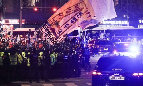 Produžen pritvor južnokorejskom predsjedniku: Pristaše bijesne, provalili u sud