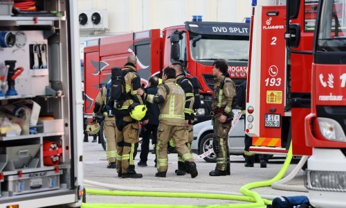 Planuo požar u splitskom TTTS-u: Borba s vatrom još traje