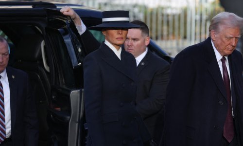Najmračnije izdanje Melanije Trump: Pljušte komentari na račun njezinog stajlinga