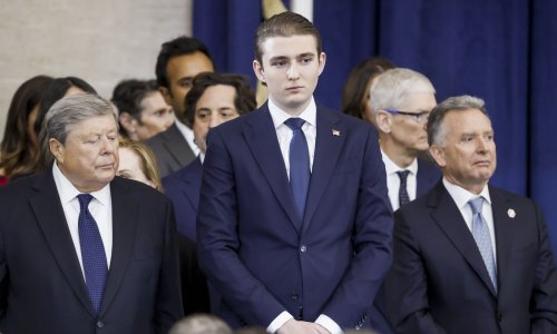 Za glavu je viši od svih: Koliko je zapravo visok Barron Trump?