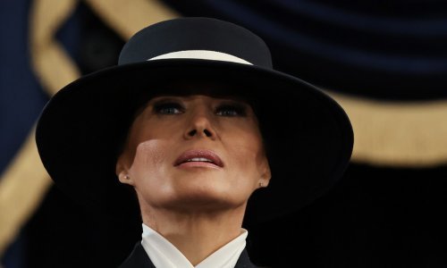 Melania Trump zamalo ostala bez famoznog šešira, na inauguraciju je stigao posve uništen