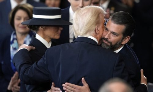 Trumpov sin na 100 muka: Na istom mjestu bivša supruga, bivša zaručnica i sadašnja izabranica