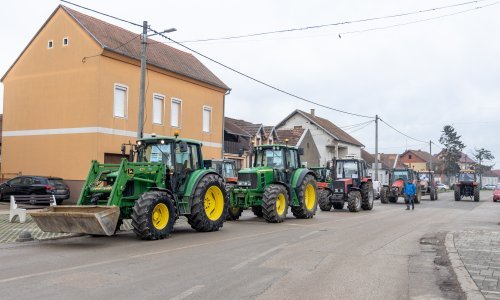 Poljoprivrednici u Nijemcima privremeno prekidaju prosvjed