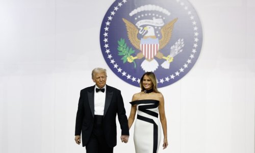 Svi još uvijek komentiraju ples Melanije Trump s mladim vojnikom na svečanom balu