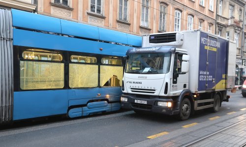 Neobičan sudar tramvaja i kamiona u centru Zagreba