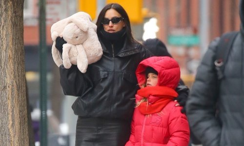 Ova suknja najbolje se sljubljuje s hit čizmama