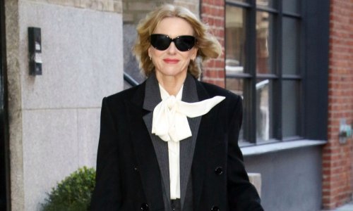 Slavna plavuša izgleda fantastično: Nema boljih čizama za hlače širokih nogavica od ovih