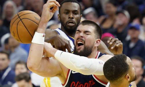Ivica Zubac se vratio nakon ozljede, Lakersi u NBA klasiku razbili Celticse