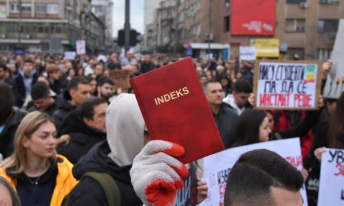 Najmasovniji prosvjed u Novom Sadu dosad, deseci tisuća ljudi na ulicama