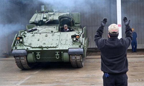 Pogledajte kako izgleda obuka mehaničara na novim Bradleyima