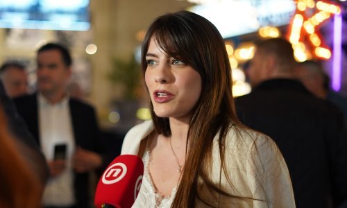 Ljubavni par iz ‘Kumova’ stigao na premijeru filma