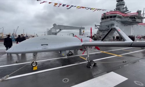 Turci testirali što može prvi jurišni dron koji polijeće i slijeće s nosača zrakoplova