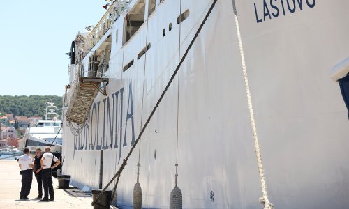 Oglasio se sindikat pomoraca: Poništite odluku o odgovornosti zapovjednika broda Lastovo