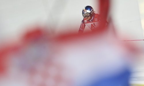 Zrinka pjeva Lijepu našu s rukom na srcu i tim zaraznim osmijehom; pogledajte...