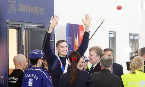 Kuzmanović: Nadam se da učiteljica i dalje sve prati