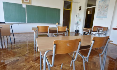 Zaštitar u zagrebačkoj školi na radnom mjestu se napio s kolegom, oglasio se Fuchs